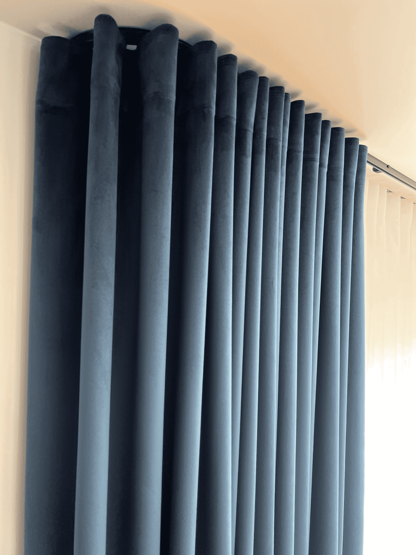 High-quality darkening curtains